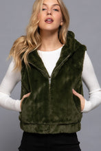 Load image into Gallery viewer, Hoodie Faux Fur Vest