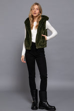 Load image into Gallery viewer, Hoodie Faux Fur Vest