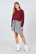 Load image into Gallery viewer, Long Sleeve Round Neck Crop Sweater