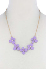 Load image into Gallery viewer, Flower Necklace