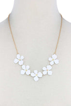 Load image into Gallery viewer, Flower Necklace
