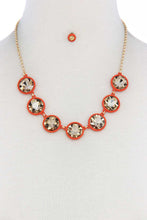 Load image into Gallery viewer, Round Shape Necklace