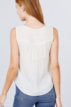 Load image into Gallery viewer, Sleeveless Front Pleats Detail W/button Woven Top