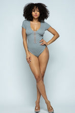 Load image into Gallery viewer, Short Sleeve Hook And Eye Ribbed Knit