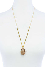 Load image into Gallery viewer, Designer Fashion Beaded And Stone Pendant Necklace
