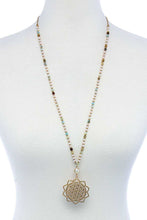 Load image into Gallery viewer, Stylish Sun Flower Pendant Beaded Necklace