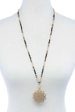 Load image into Gallery viewer, Stylish Sun Flower Pendant Beaded Necklace