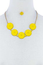 Load image into Gallery viewer, Fashion Cute Multi Tender Flower Necklace And Earring Set