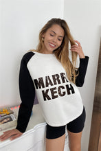 Load image into Gallery viewer, Contrast Sleeve Curved Hem Sweater