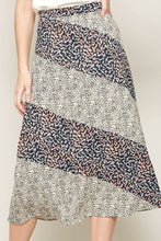 Load image into Gallery viewer, A Floral-print Woven Midi Skirt