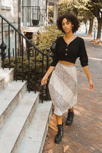 Load image into Gallery viewer, A Floral-print Woven Midi Skirt