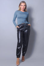 Load image into Gallery viewer, Long Sleeve Round Neck Side Ruched Top