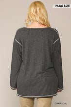 Load image into Gallery viewer, Two-tone Ribbed Tunic Top With Side Slits