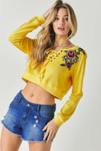 Load image into Gallery viewer, Floral Embroidered Cropped Sweatshirt