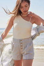 Load image into Gallery viewer, A Pair Of Striped Woven Shorts