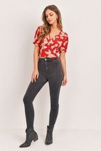 Load image into Gallery viewer, Butterfly Vneck Crop Smocked Back Waist