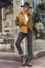 Load image into Gallery viewer, 5 Pockets Non-stretch Straight Cut Distressed Denim Jeans With Raw Hem
