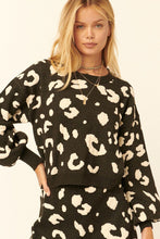 Load image into Gallery viewer, A Leopard Print Pullover Sweater