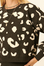 Load image into Gallery viewer, A Leopard Print Pullover Sweater