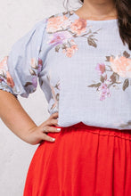 Load image into Gallery viewer, Floral Printed Woven Blouse