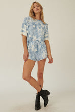 Load image into Gallery viewer, A Star-pattern Tie-dye Knit Top