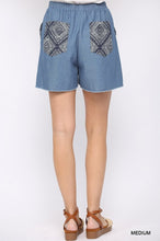 Load image into Gallery viewer, Denim And Print Pockets Elastic Waist Shorts With Raw Hem