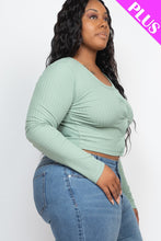 Load image into Gallery viewer, Plus Size Button Up Cropped Top