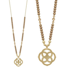 Load image into Gallery viewer, Flower Geometric Pendant Wood Bead Necklace